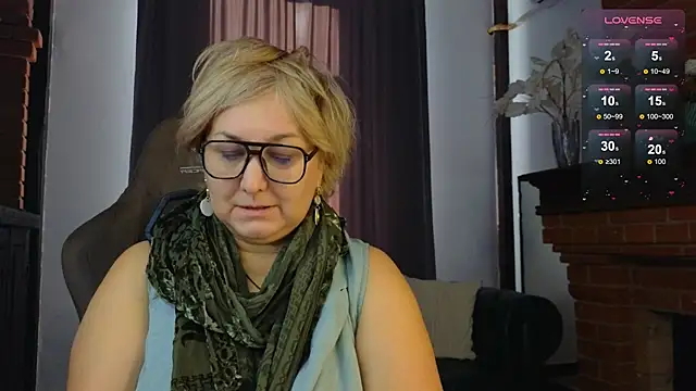 Marta Wils online show from October 2025 02:44:01 AM