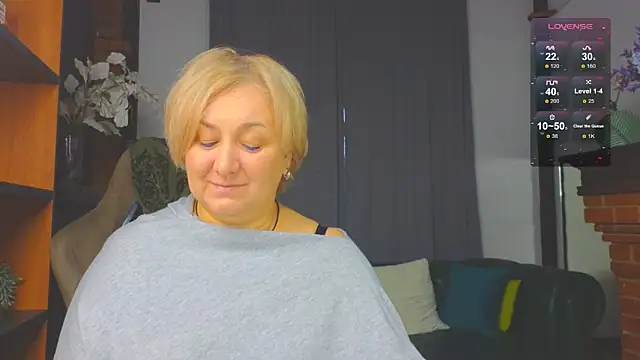 Marta Wils online show from November 2025 02:10:01 AM