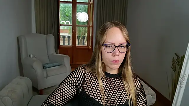 Snapshot of Naughty_Kitti chatting on October 2025 07:19:02 AM Naughty Kitti online show from October 2025 07:19:02 AM