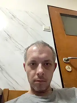 szajbusek41 online show from January 2026 04:00:01 PM