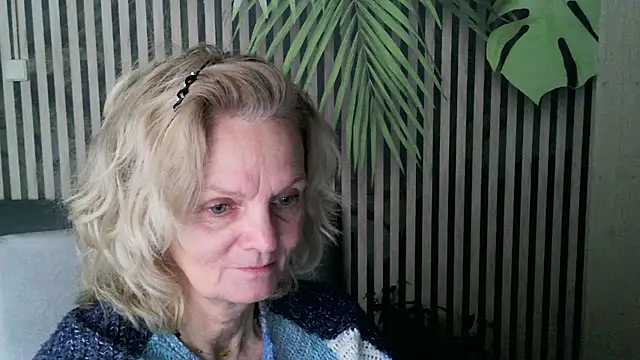 Snapshot of Zoe_Steell chatting on October 2025 12:23:01 PM Zoe Steell online show from October 2025 12:23:01 PM