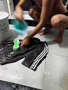 sassyishhu76 online show from November 2025 06:33:02 AM