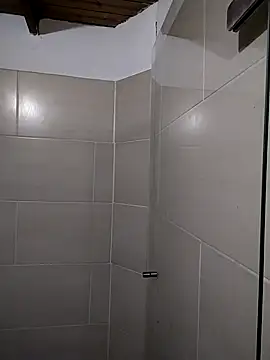 Suzanelee1 online show from October 2025 01:01:01 PM