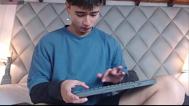 Clement Reyes online show from October 2025 12:50:02 PM