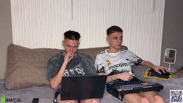 Snapshot of Eaton_ chatting on October 2025 04:30:02 PM Eaton  online show from October 2025 04:30:02 PM