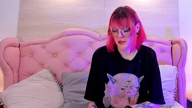 Rossiie Hunt  online show from September 2025 05:40:02 PM