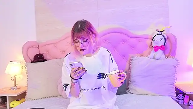 Rossiie Hunt  online show from November 2025 06:09:02 PM