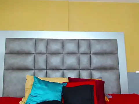 Snapshot of Emily_Swiftt chatting on November 2025 09:59:01 PM Emily Swiftt online show from November 2025 09:59:01 PM