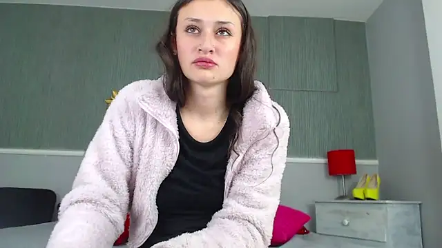 Snapshot of Emily_Swiftt chatting on December 2025 11:56:02 PM Emily Swiftt online show from December 2025 11:56:02 PM