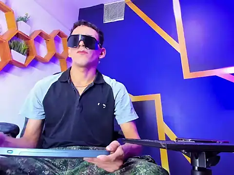 Snapshot of Noha_Deluxe chatting on September 2025 04:01:02 PM Noha Deluxe online show from September 2025 04:01:02 PM