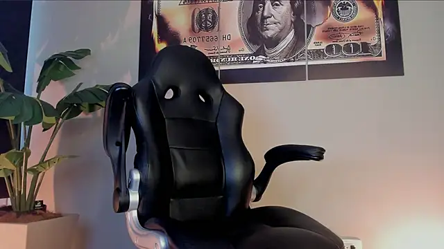 chrizmacgregor online show from March 2026 07:22:02 PM