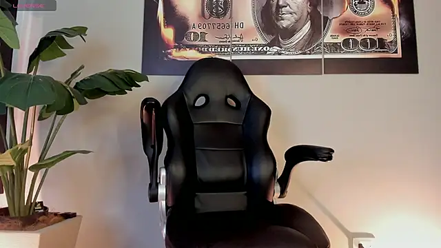 chrizmacgregor online show from April 2026 07:58:02 PM