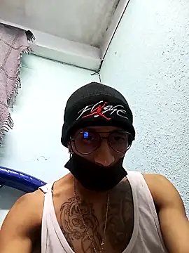 Crazygrillo69 online show from December 2025 10:22:01 AM