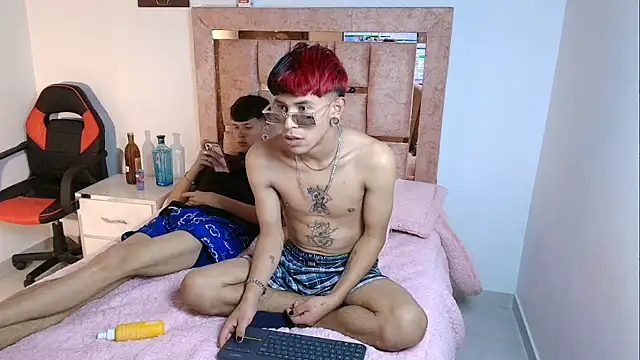 DemianSalvatore online show from November 2025 10:32:02 PM