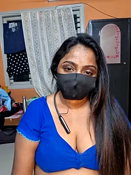 Snapshot of queendivya chatting on June 2026 05:07:01 PM queendivya online show from June 2026 05:07:01 PM