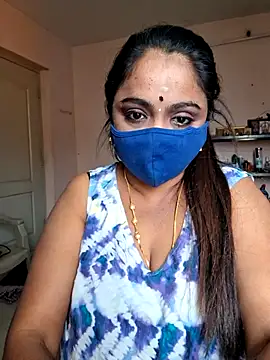Snapshot of queendivya chatting on June 2026 06:51:02 AM queendivya online show from June 2026 06:51:02 AM