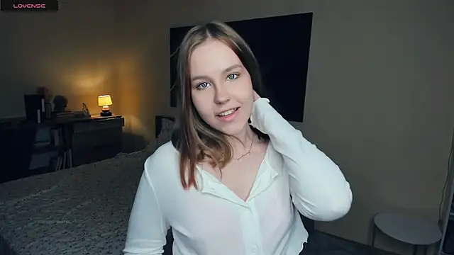 MaliaBourraine online show from September 2025 07:44:01 AM