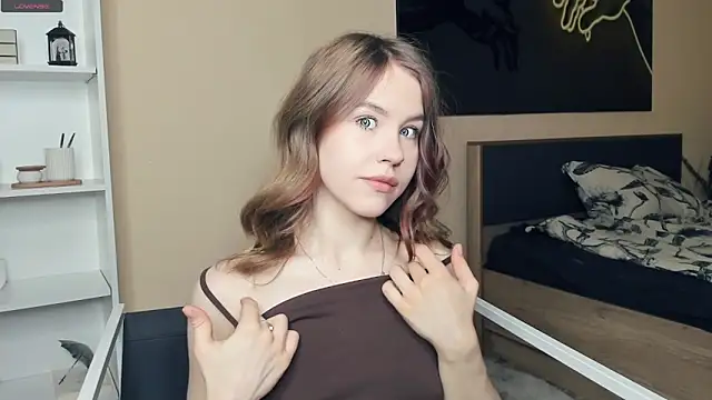 MaliaBourraine online show from June 2026 07:21:01 AM