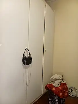 BubblyBeautiful online show from November 2025 08:24:01 AM