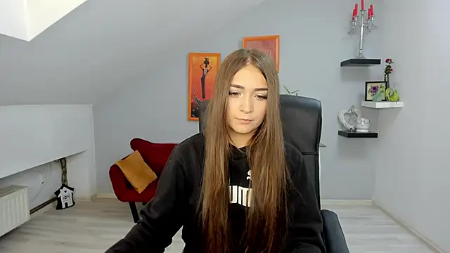 Snapshot of EllaClarke chatting on October 2025 10:57:01 AM EllaClarke online show from October 2025 10:57:01 AM