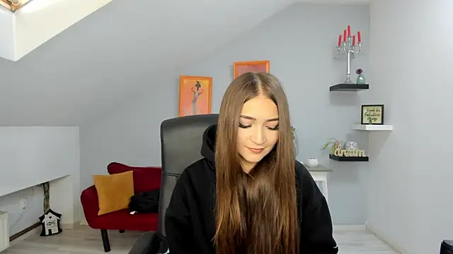 Snapshot of EllaClarke chatting on October 2025 10:49:02 AM EllaClarke online show from October 2025 10:49:02 AM