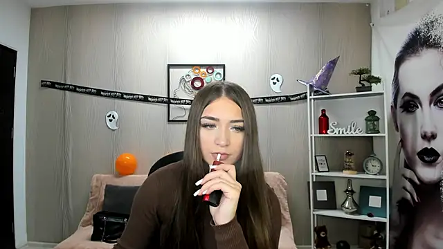 Snapshot of EllaClarke chatting on October 2025 11:55:01 AM EllaClarke online show from October 2025 11:55:01 AM