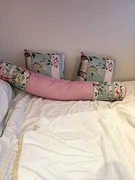 Yua nyan cute online show from September 2025 12:54:01 PM