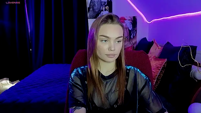 KitsyMoore online show from October 2025 01:29:01 PM