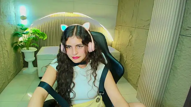 dany r  online show from February 2026 06:42:01 PM