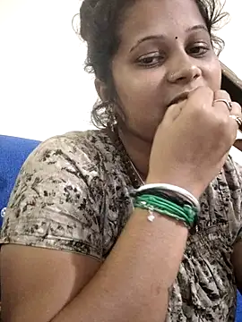 sweetqueen143 online show from November 2025 02:45:02 PM