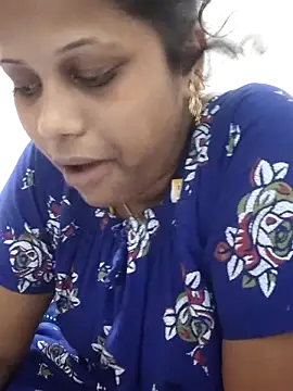 sweetqueen143 online show from April 2026 10:42:01 AM