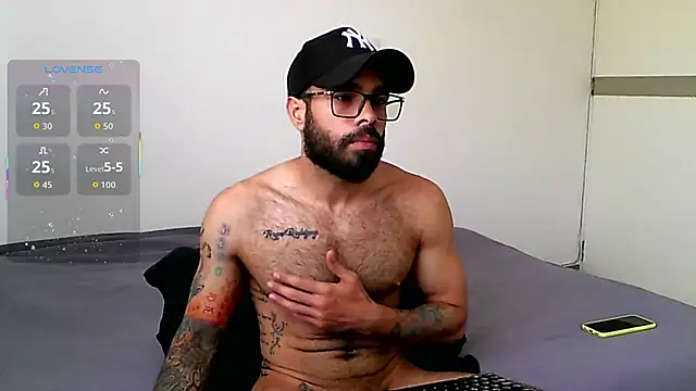 htrebor87 online show from October 2025 05:55:02 PM