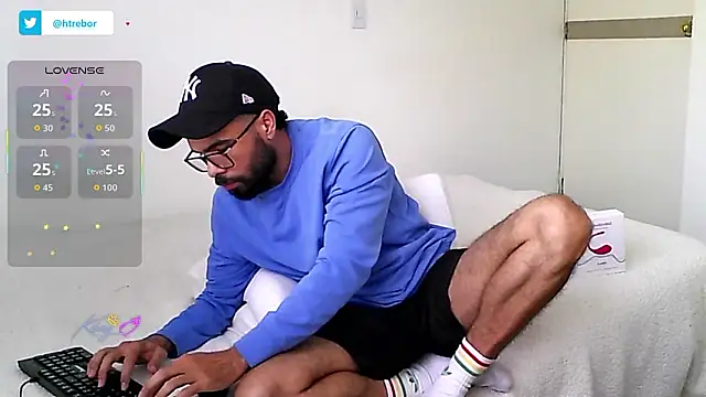 Snapshot of htrebor87 chatting on February 2026 06:59:02 PM htrebor87 online show from February 2026 06:59:02 PM