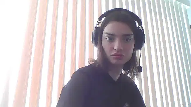 Luna Samosienko online show from October 2025 02:48:01 PM