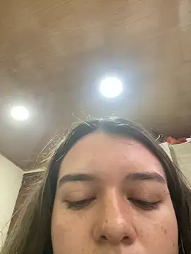 Aphrill online show from October 2025 08:58:01 PM