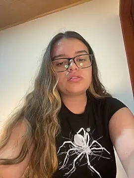 Aphrill online show from October 2025 09:17:02 PM