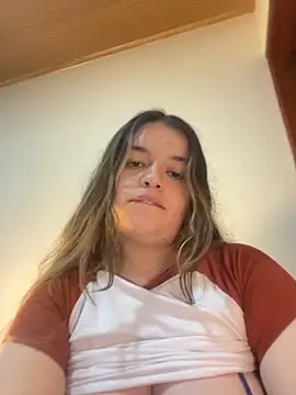 Aphrill online show from November 2025 08:57:01 PM