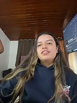 Aphrill online show from April 2026 08:14:01 PM