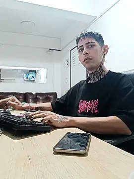 Snapshot of Kriss_Mercury chatting on October 2025 03:52:02 AM Kriss Mercury online show from October 2025 03:52:02 AM