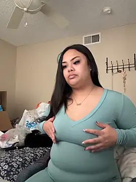 Snapshot of kiaradanielaxx chatting on February 2026 12:17:01 AM kiaradanielaxx online show from February 2026 12:17:01 AM