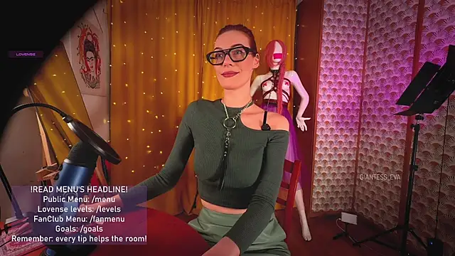 Giantess Eva online show from April 2026 08:33:02 PM