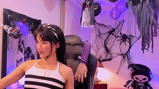 Rouse Monroe online show from October 2025 04:22:01 AM