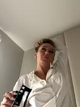 Scotishminx25 online show from October 2025 10:49:01 AM