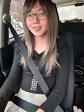 takusaki223 online show from April 2026 12:41:01 AM