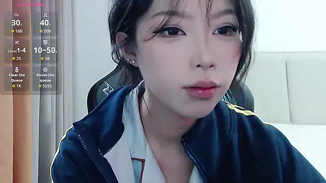 Puppy-12 online show from December 2025 08:32:02 AM