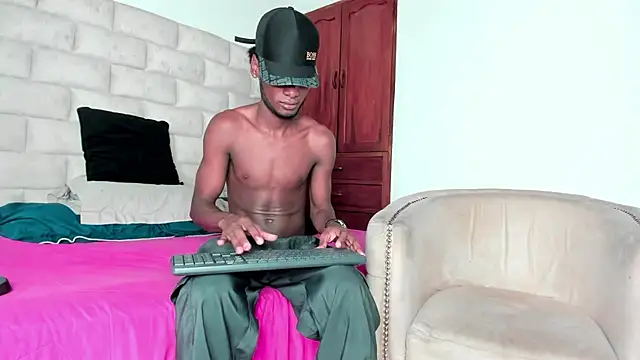 Snapshot of BennBrown chatting on October 2025 09:22:01 PM BennBrown online show from October 2025 09:22:01 PM