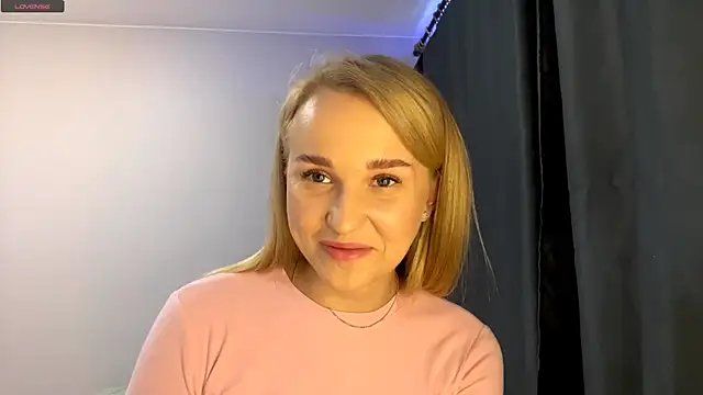 TanekaBoitel online show from October 2025 10:12:02 AM