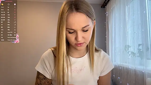 TanekaBoitel online show from December 2025 11:26:02 AM