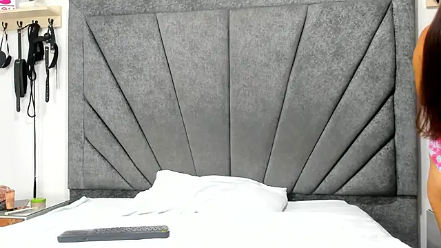 SeleneAndDorian online show from November 2025 07:51:02 PM