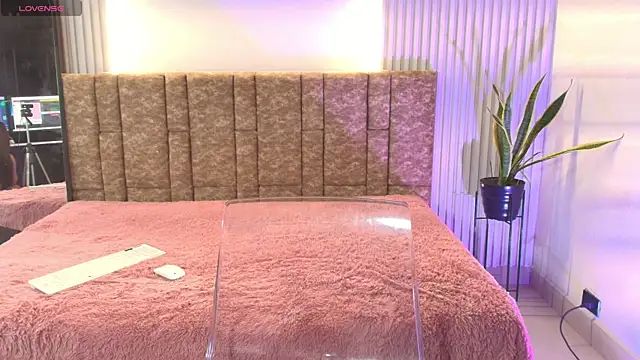 Missdionne curly online show from December 2025 02:33:01 PM